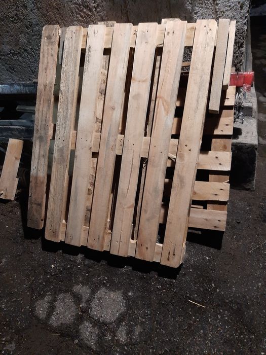 Три палеты по тысяче.