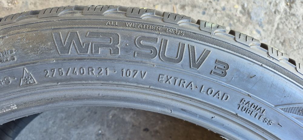 4 anvelope iarna Nokian 275/40/21.Pretul este pe bucata.