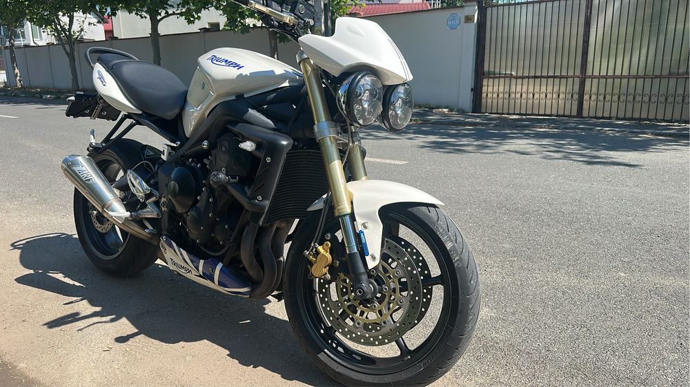 Triumph street triple 675