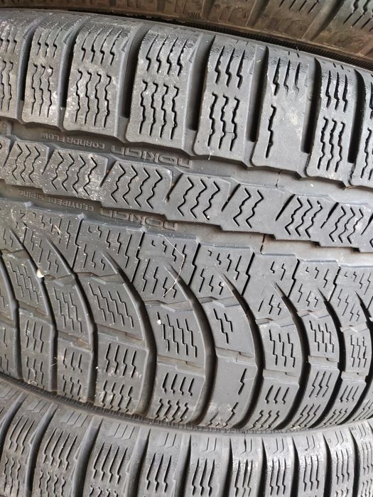 4 бр зимни 235/40/19 Hankook Дот 2020г