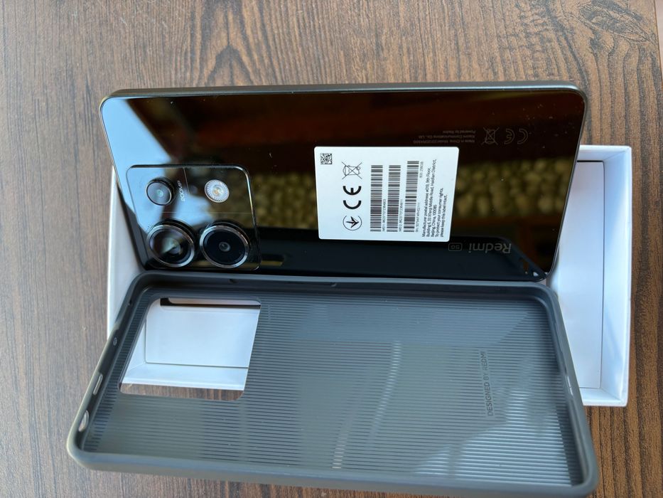 Продавам Xiaomi Redmi Note 13 Pro 5G (256GB) – Отлично състояние, пълен комплект!