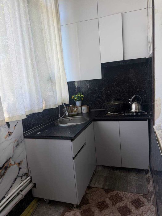 СРОЧНО !! Продается квартира в Яшнабаде 1/2/4 ( 33 кв/м ) Авиасозлар 3