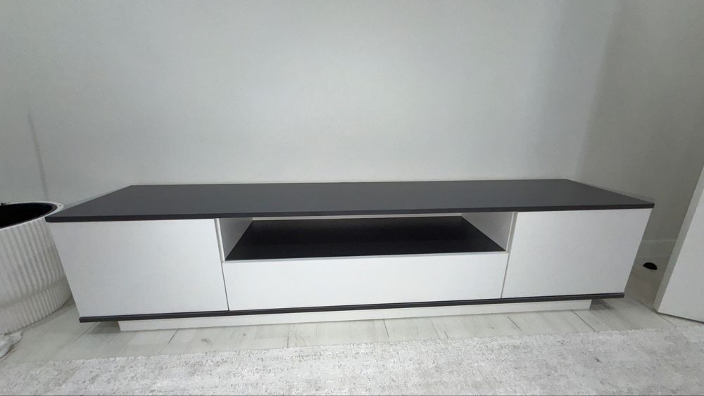 Тумба под телевизор
