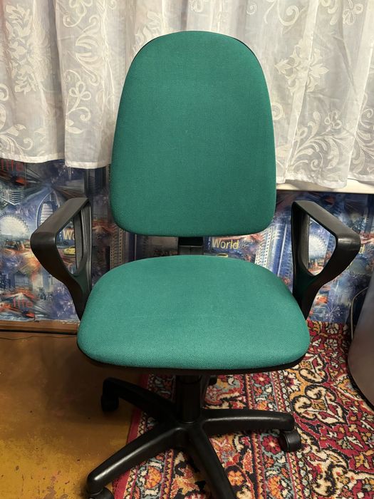 Продам компютерные кресла