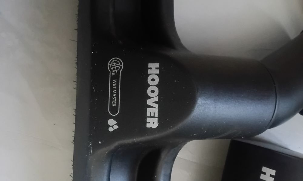 Aspirator Hoover model TWDH1400 011 putin utilizat