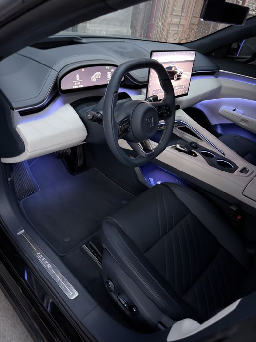 Zeekr 001 you sport, 3.3s full 2025 yil. Probeg 7.000 km. Notarius