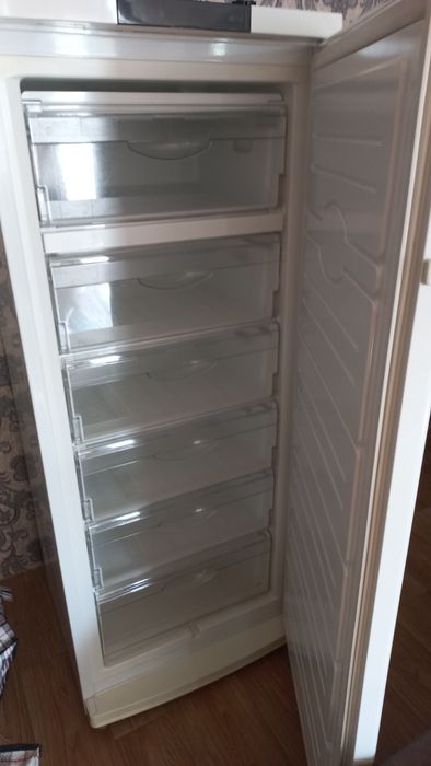 Продам морозильную камеру.