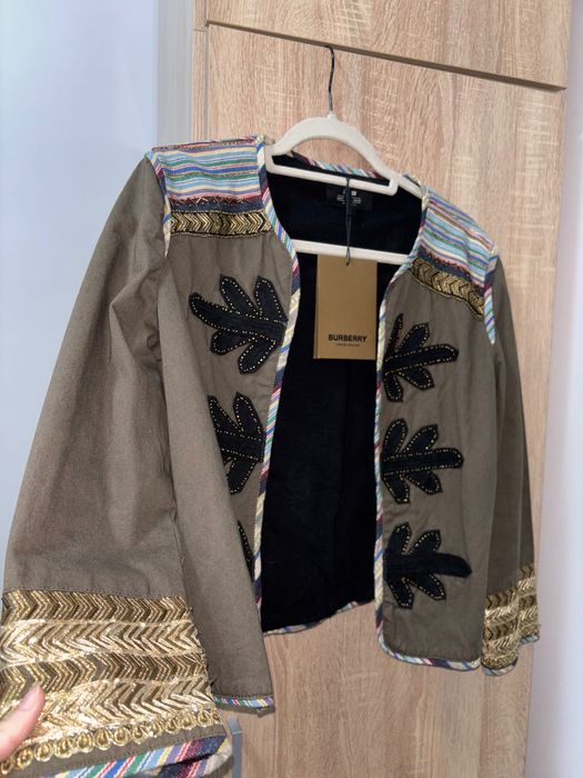 Geaca Burberry kaki accesorizata