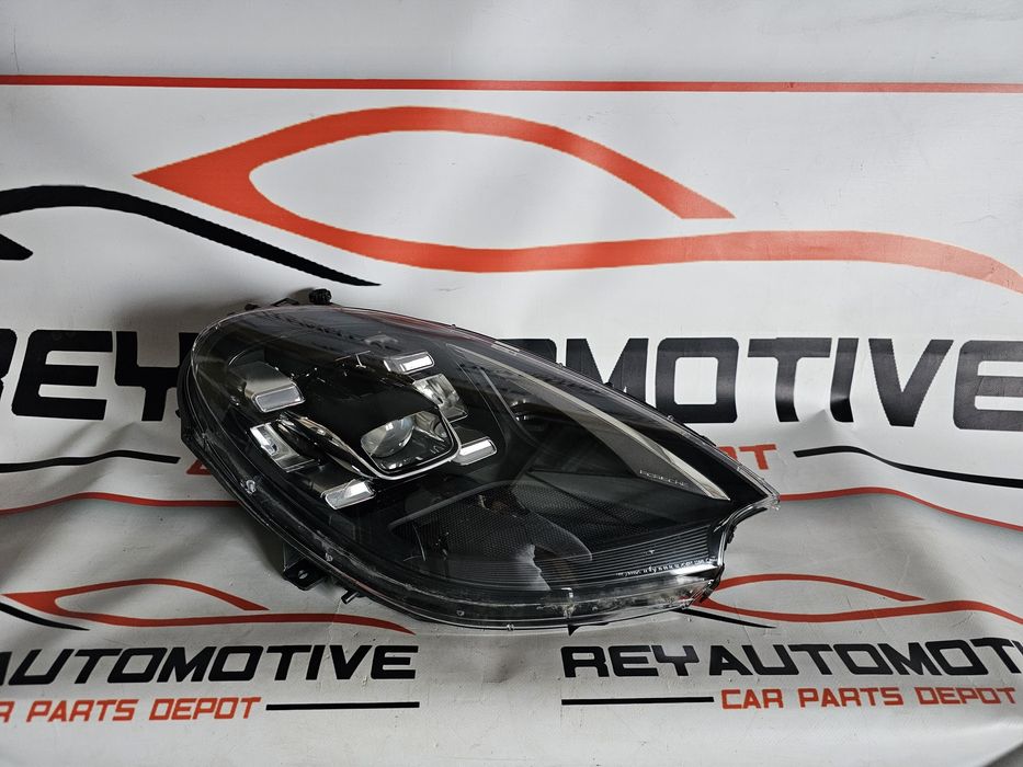 Far dreapta led Porsche Macan cod 95B941006F