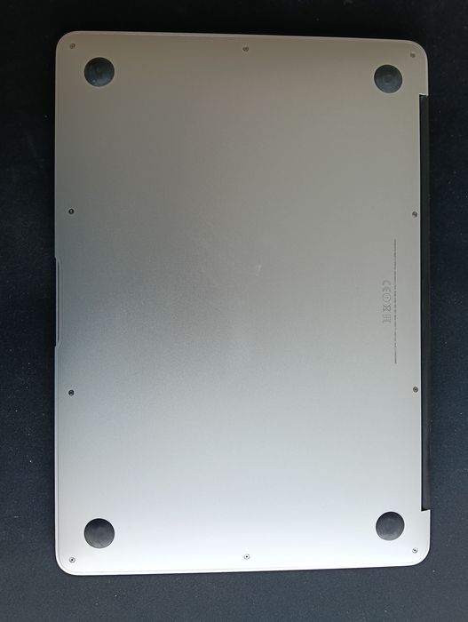 Vand Laptop MacBook Air 2015 4 GB RAM