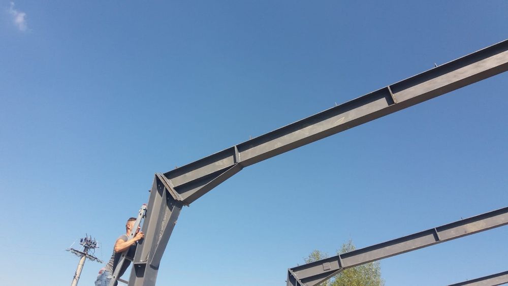 Vând hala metalica pe structura metalica la orice deschidere pentru Ma