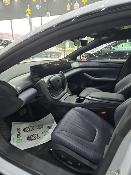 Jiu Yue 07 robo Car