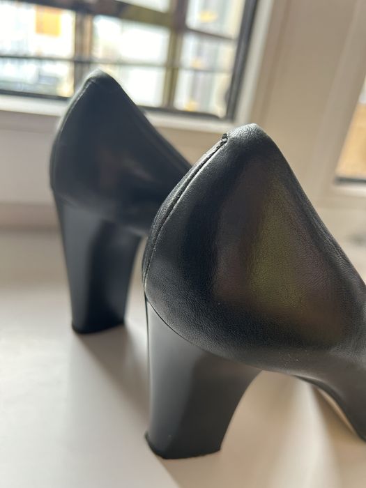 Женские кожаные туфли