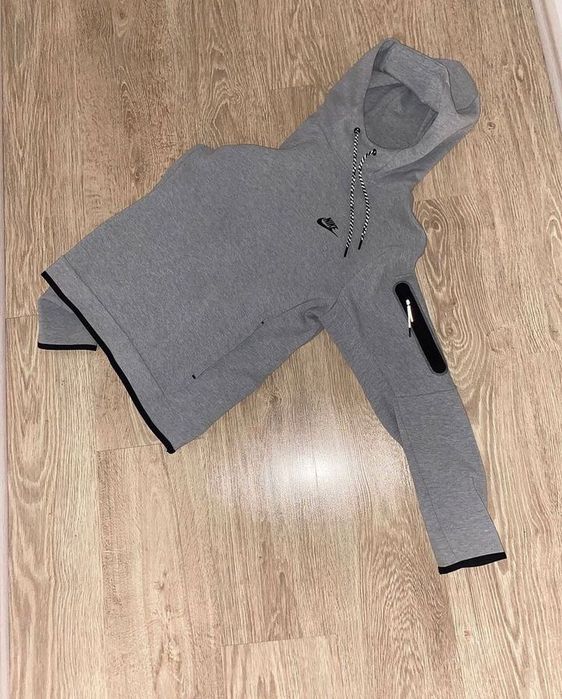 Tech fleece fără fermoar mărimea s