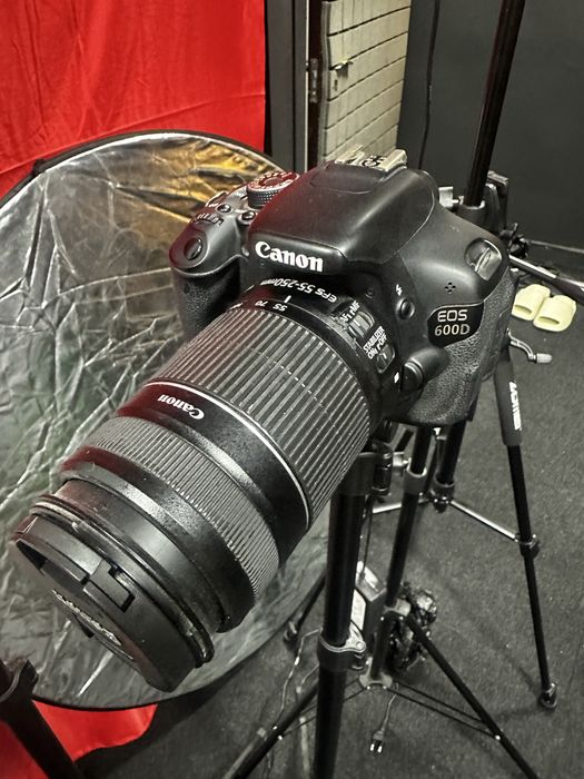 Canon EOS 600D camera хорошем состояние!