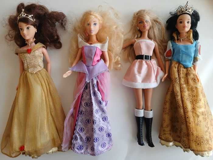 Papusi la alegere sau la set