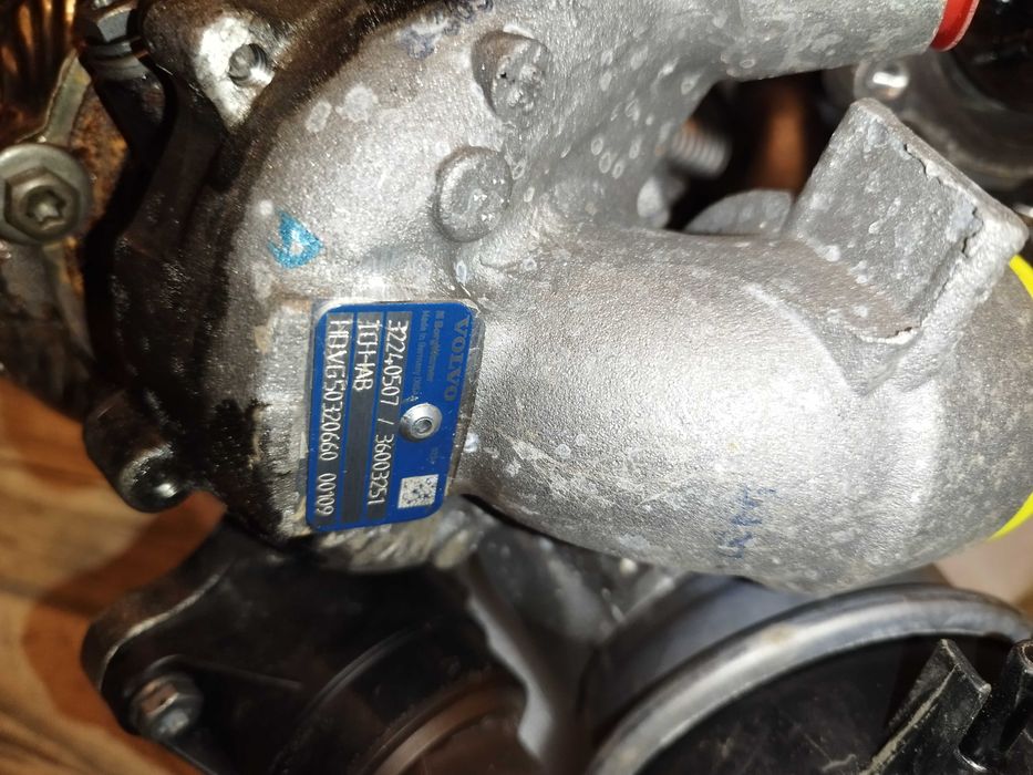 Продавам двойна турбина за Volvo XC60 и XC90  32240507 / 36003251