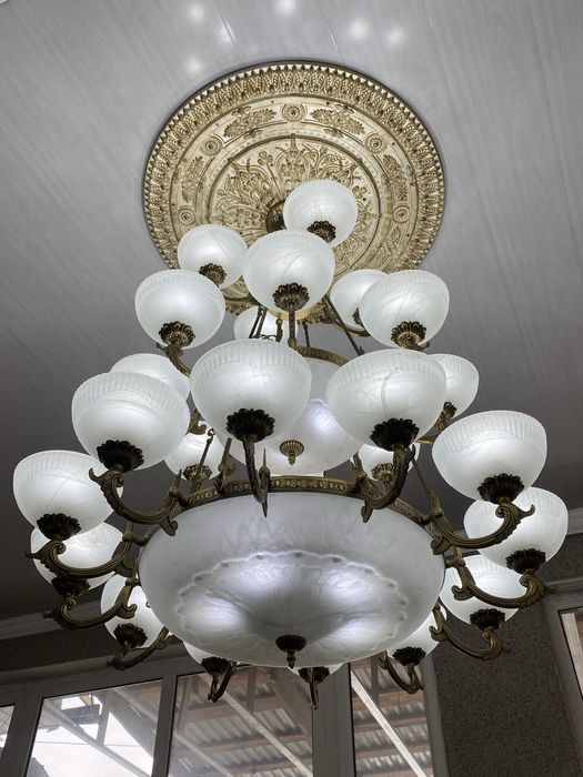 Продам люстру для ресторана, кафе, дома