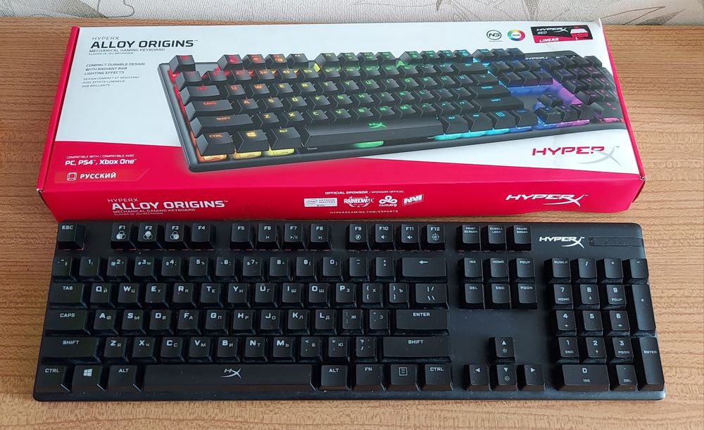 Продам механическую клавиатуру HyperX