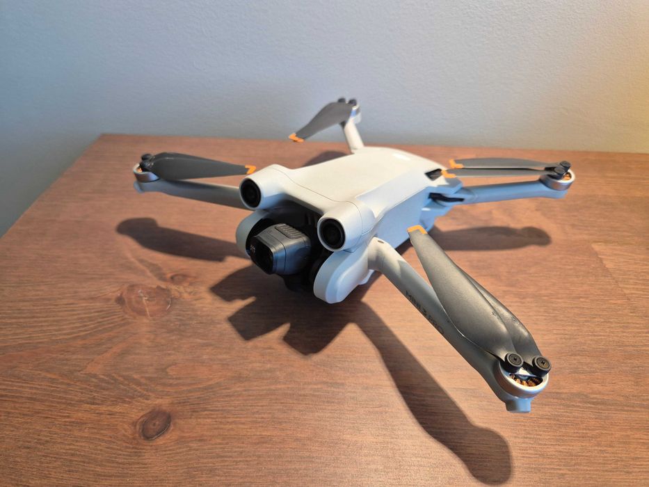 Drona 4K DJI Mini 3 Pro fly more combo