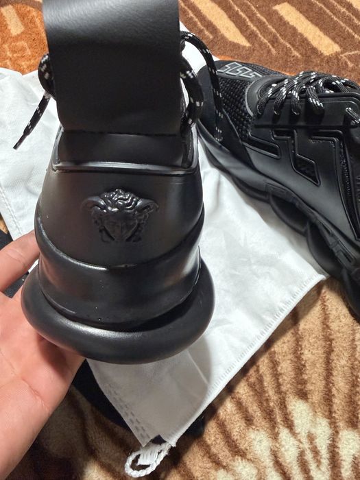 Versace chain reaction black