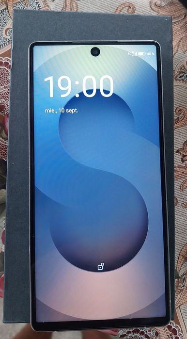 Smartphone S25 ultra nou 128 GB și 8 GB de rami