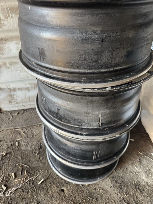 Продам диски на 17 два комлекта