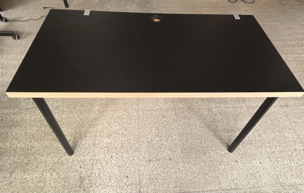 Бюро с леки следи от употреба