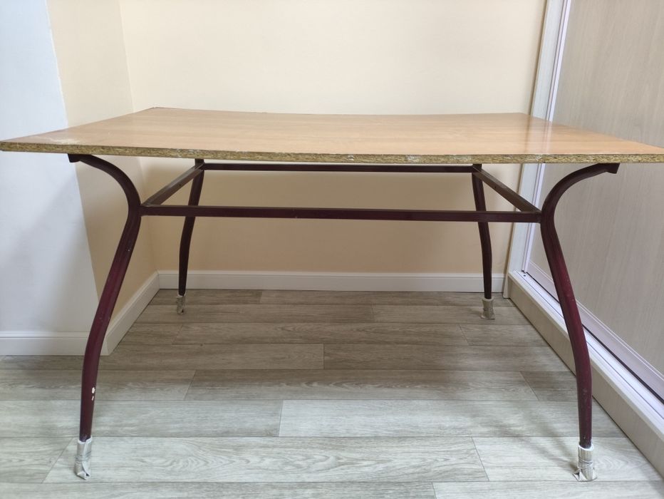 Продам стол 120х80