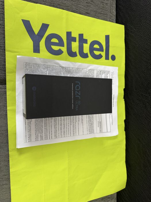 512GB Motorola Razr 50 Ultra Гаранция Yettel 2027 Blue