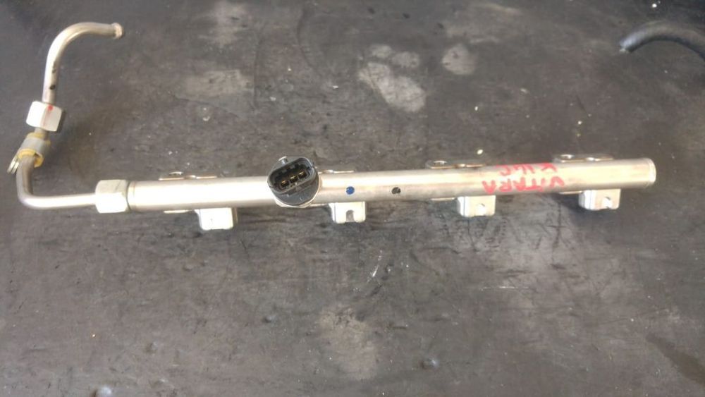 Rampa injectoare cu senzor k14c 1.4 t akk 414 benz suzuki vitara ly sx4 s-cross jy swift 0261545124