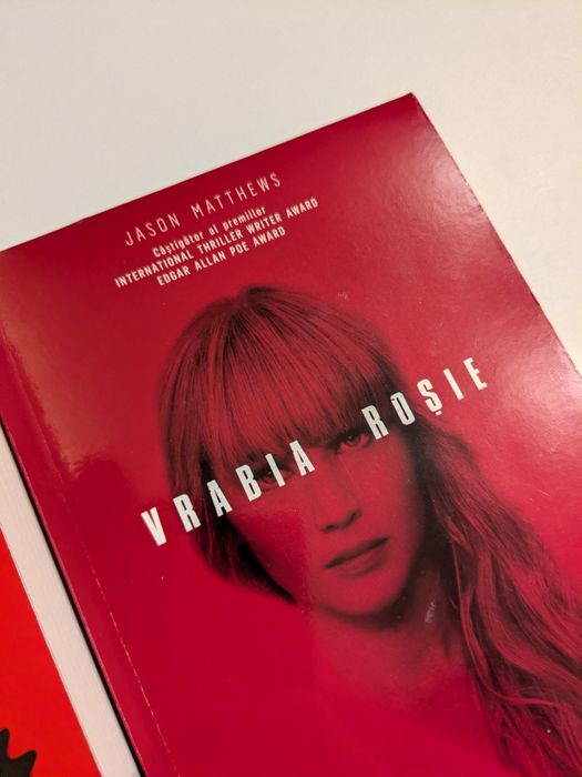 Lot de 4 cărți, stare foarte bună.