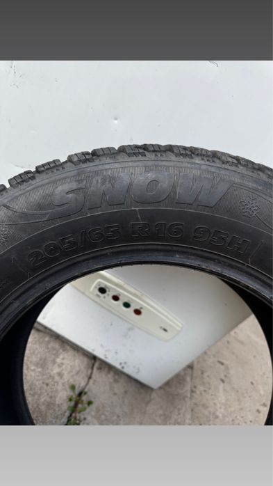 Продавам зимни гуми кормуран  205/65/16