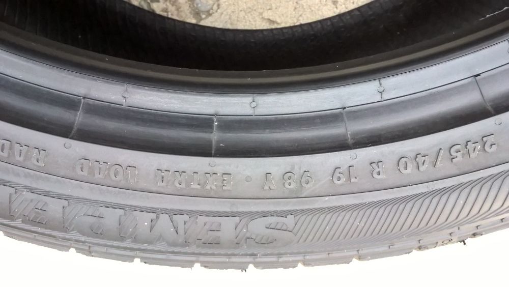 O anvelopa noua de vara 245 40 19 semperit speed life