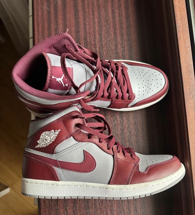 Кроссовки Air Jordan 1 Mid