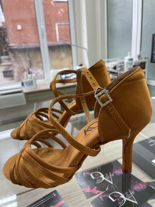 Обувки за танци