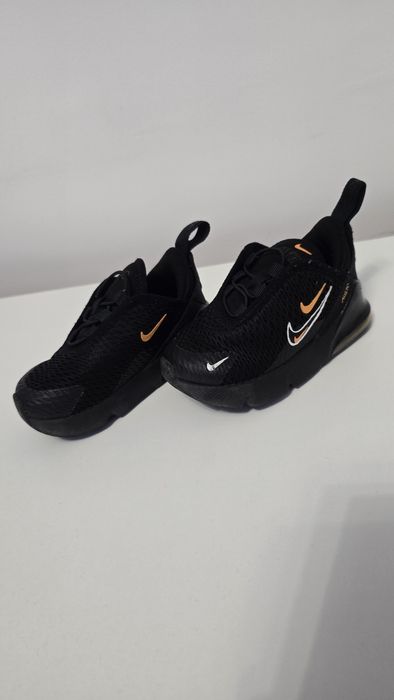 Adidasi Nike Air marimea 22