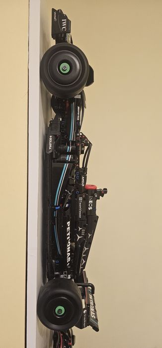 Стенна стойка за LEGO technic F1 болиди (W14, MCL36, SF24 и RB20)