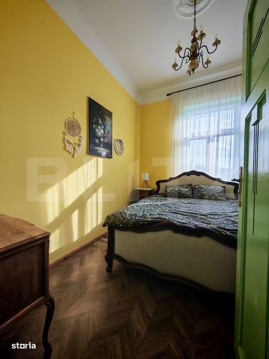 Cladire istorica, apartament 2 dormitoare, decomandat, zona Sinaia