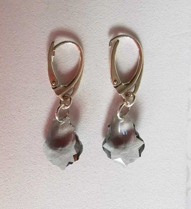 ОРИГИНАЛНИ БИЖУТА всяко е с различна цена: обеци SWAROVSKI зелен камък