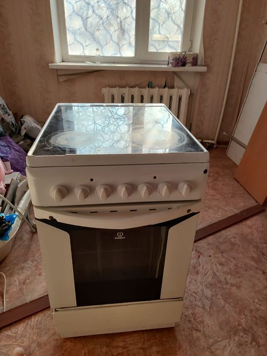 Продам электроплиту Индезит