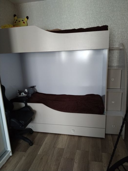 Двухъярусная кровать