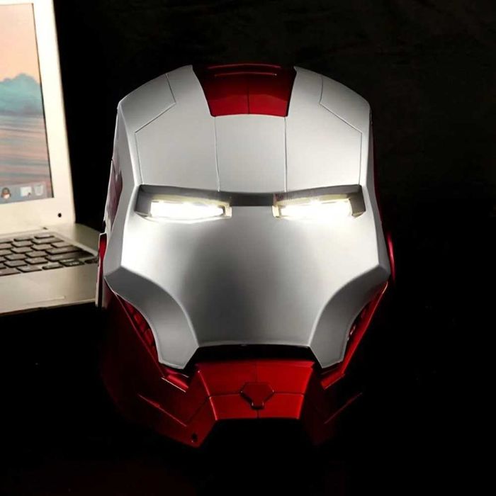 Marvel Маска Електронен шлем Iron Man светещи очи Железния човек