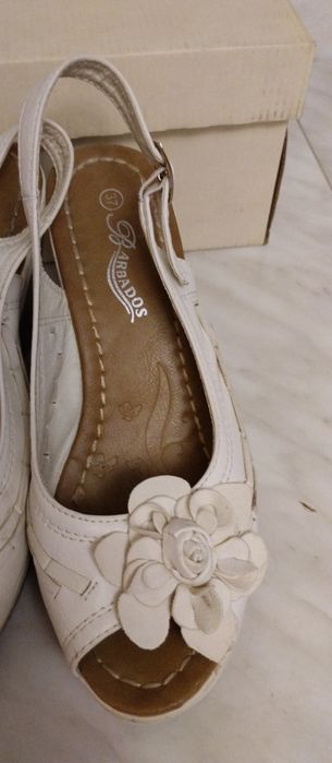 Босоножки женские.