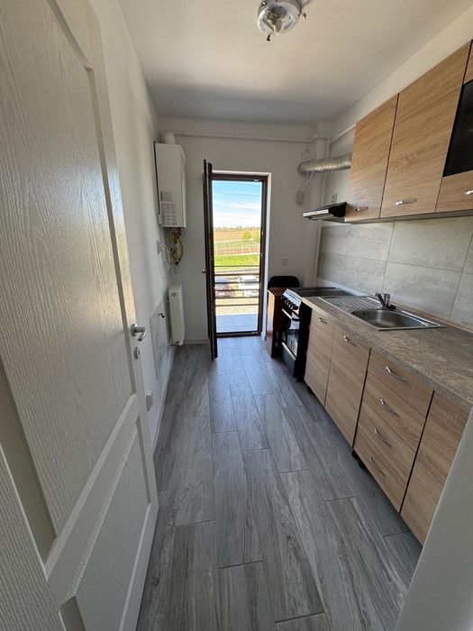 PF inchiriez apartament