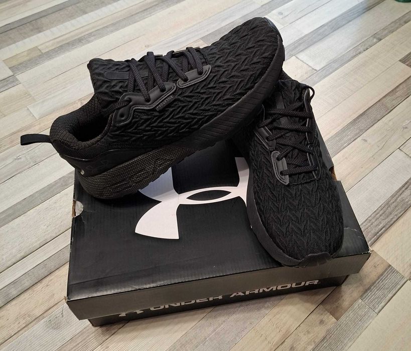 Under Armour model HOVR MEGA 3 CLONE - mas EUR44/CM28/US10/UK9 - NOI