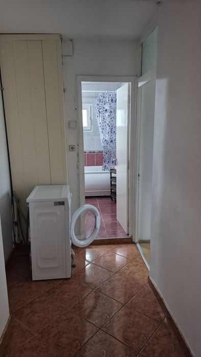 Inchiriez apartament 3 camere