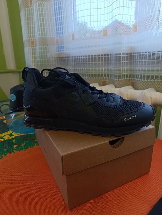 Чисто нови мъжки 44 номер