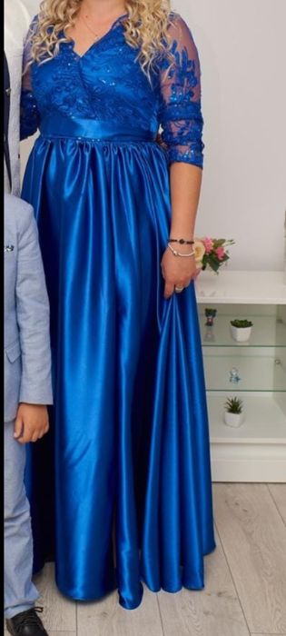 De vânzare doua rochițe superbe