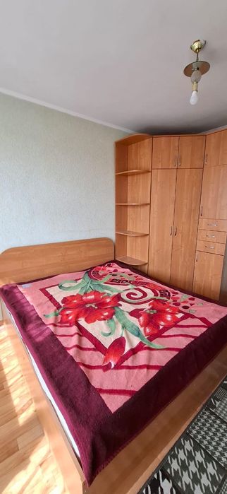 Продам 2хком квартиру район 8 школы.